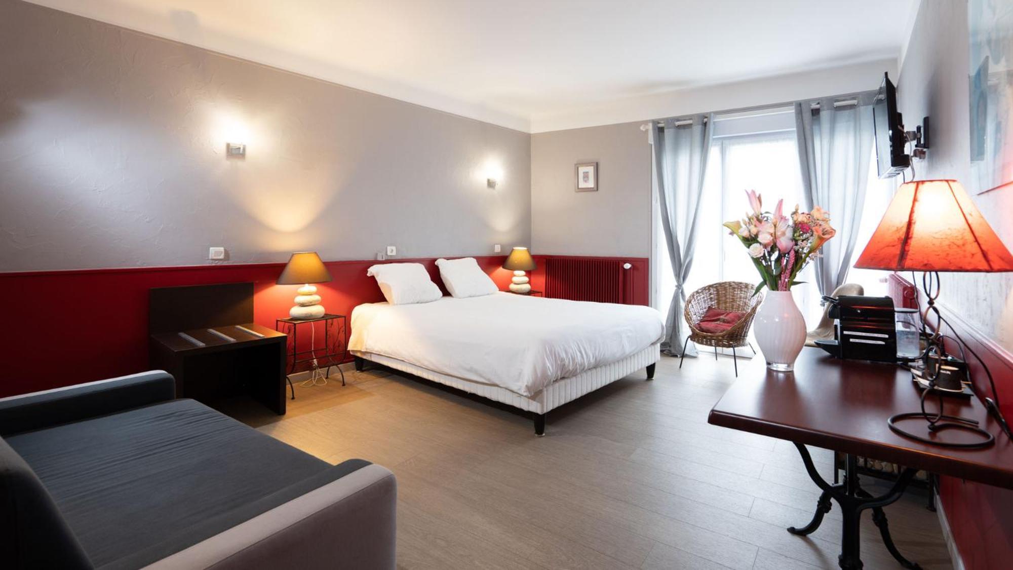 Logis Central Hotel - Restaurant & Spa Bort-les-Orgues Exterior photo