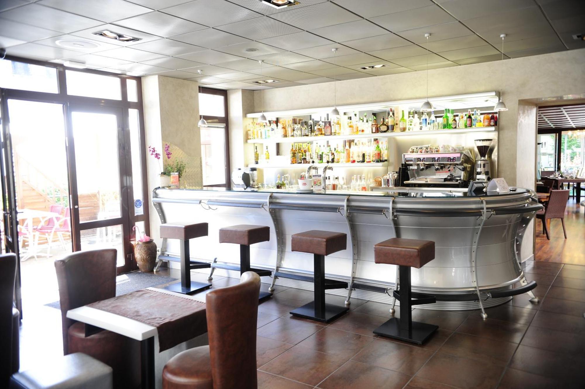 Logis Central Hotel - Restaurant & Spa Bort-les-Orgues Exterior photo
