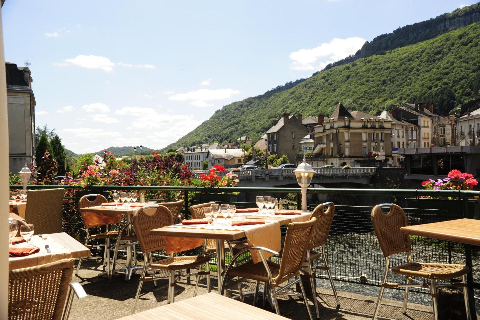 Logis Central Hotel - Restaurant & Spa Bort-les-Orgues Exterior photo