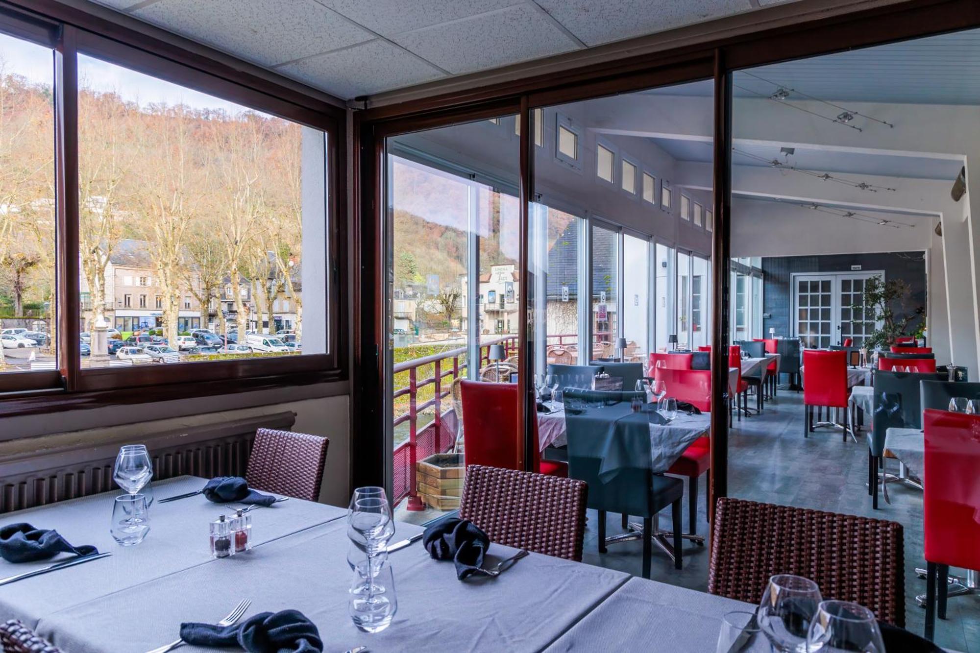 Logis Central Hotel - Restaurant & Spa Bort-les-Orgues Exterior photo